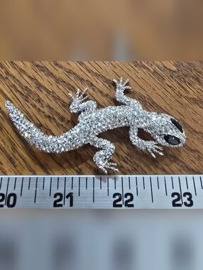 Crystal Gecko Brooch